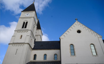 Időkapszulát helyeztek el a megújult veszprémi Szent Mihály Főszékesegyházban