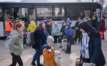 Több mint tizenegyezren érkeztek Magyarországra Ukrajnából szerdán