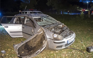 Felborult egy autó, meghalt a vezetője Tök településen