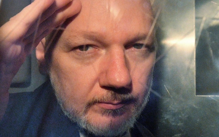 Kibővítették a vádpontokat a WikiLeaks alapítója ellen