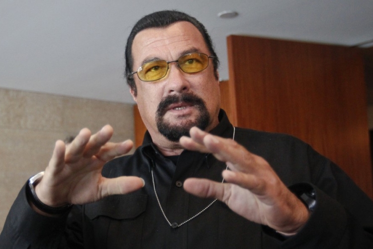 Kitiltották Ukrajnából Steven Seagalt nemzeti érdekek miatt