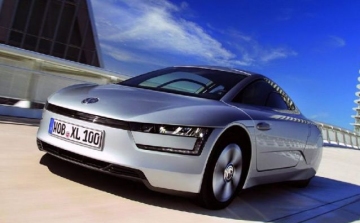 0,9 litert fogyaszt 100-on a VW XL1